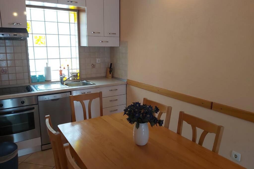 Beautiful Apartment 80 M From The Sea Marusici  ภายนอก รูปภาพ