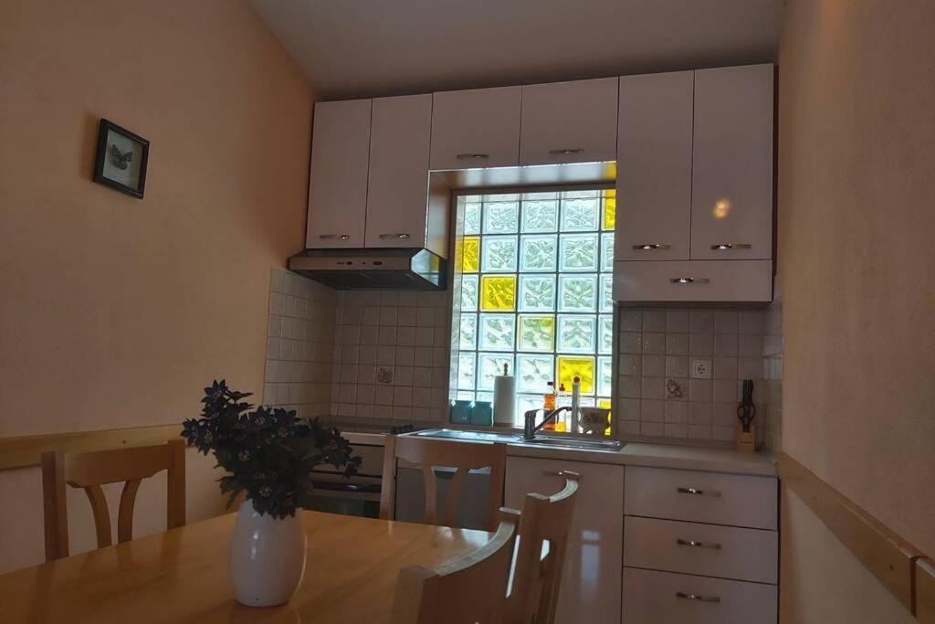 Beautiful Apartment 80 M From The Sea Marusici  ภายนอก รูปภาพ